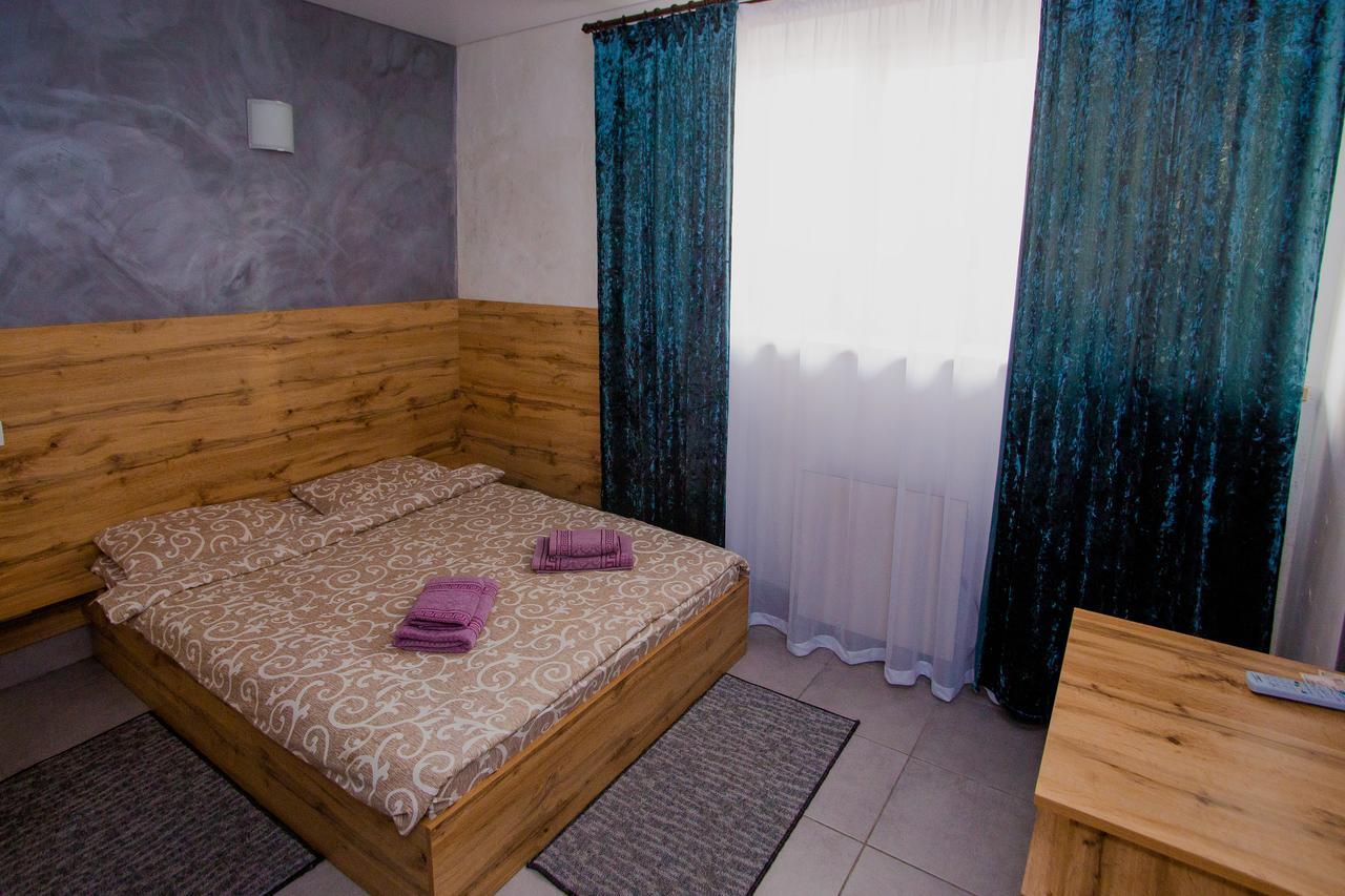 Ok Hotel Rivne Kültér fotó