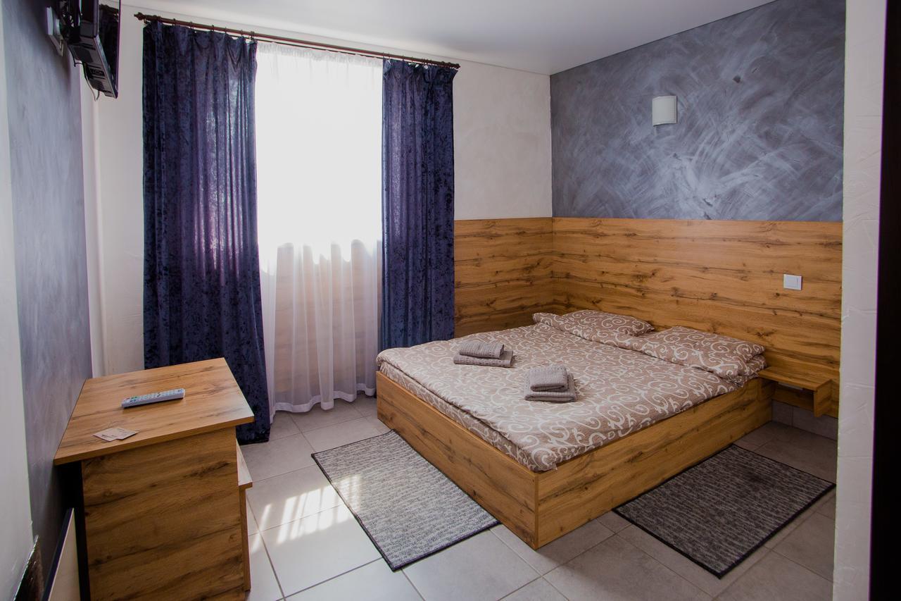 Ok Hotel Rivne Kültér fotó