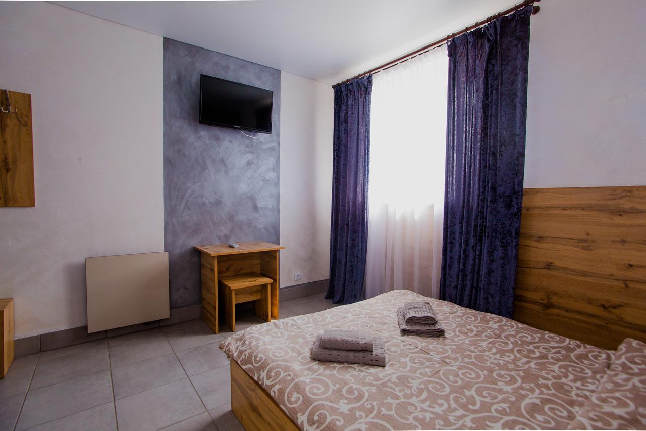 Ok Hotel Rivne Kültér fotó